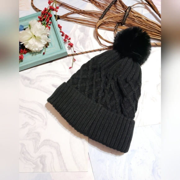 Black Women's Winter Beanie Hat With Pearls and Pom Pom - Picture 4 of 5